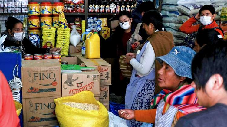 Customers shopping for groceries in La Paz