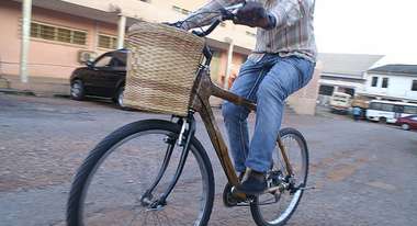 A new and even more sustainable way of riding a bike: Bamboo Bike Type "City" from Ghana Bamboo Bikes Initiative.