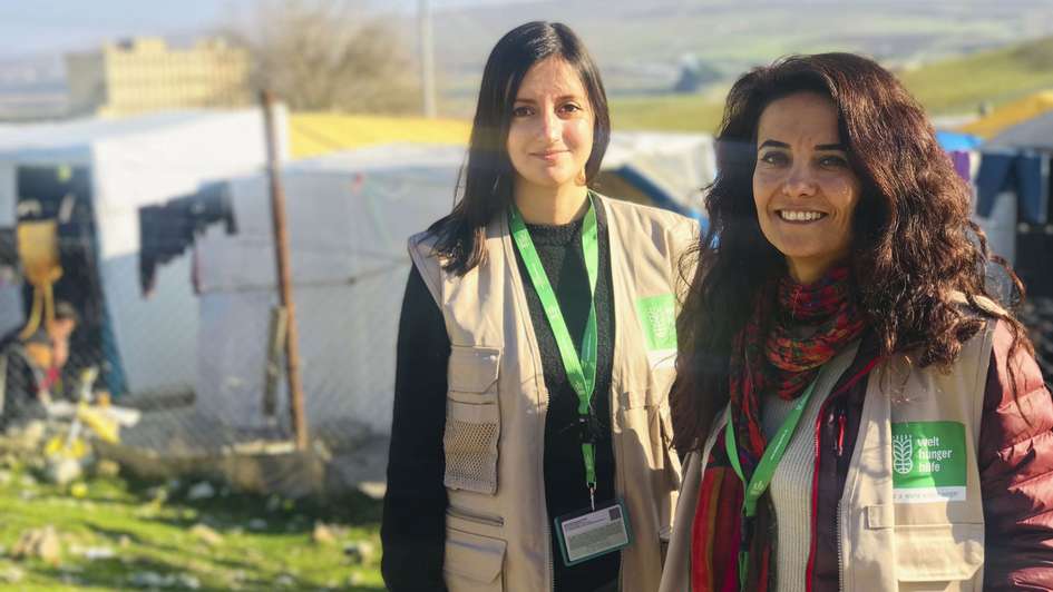 Jessica Kühnle mit einer Kollegin in einem informellen Camp für geflüchtete Jesiden