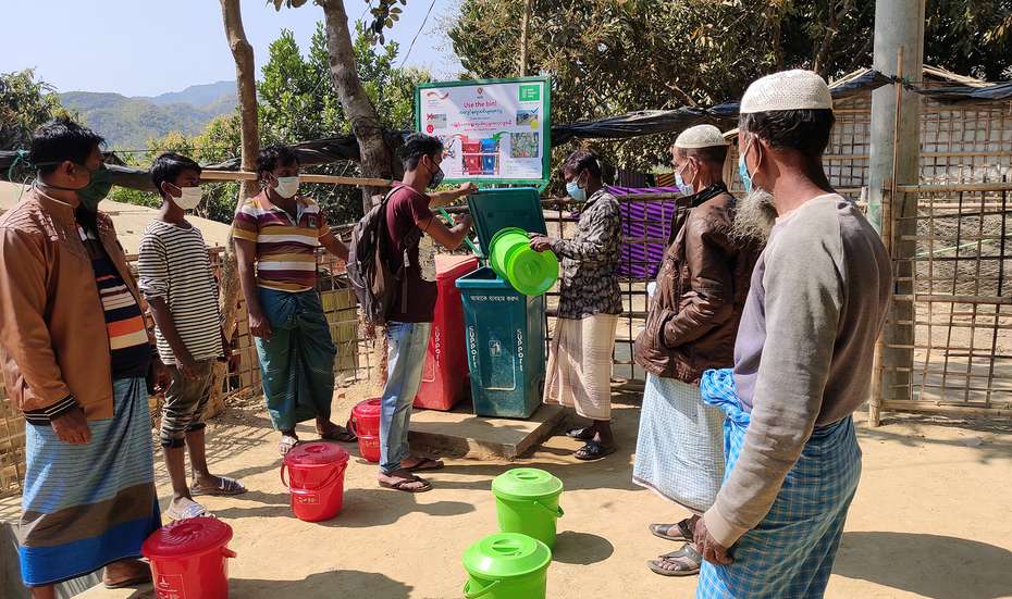 Mülltonnen im Flüchtlingscamp, Bangladesch 2021.