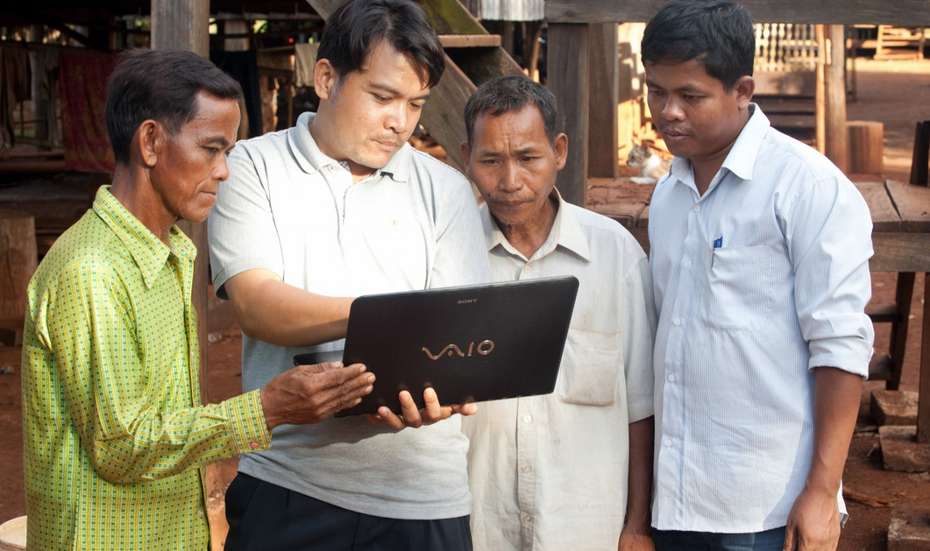 Welthungerhilfe staff in Cambodia. Welthungerhilfe staff in Cambodia.