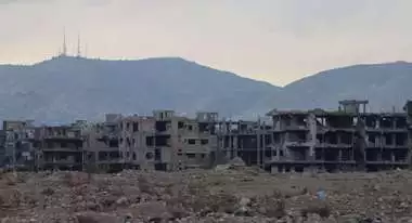 In Trümmern liegende Gebäude in Syrien, aufgenommen 2025 nach Ende des Bürgerkriegs.