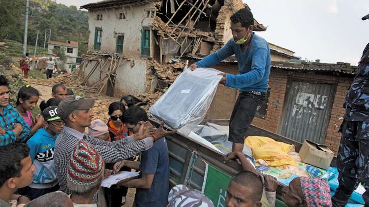 Reconstruction in Nepal: Wreckages are being removed after the strong earthquake in Kathmandu.