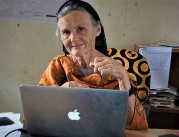 Programs Coordinator Valerie Browning lebt seit 1973 in Äthiopien, 2022.