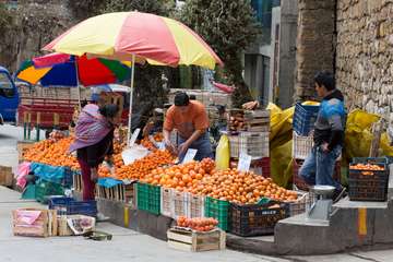 Marktstand in der peruanischen Stadt Huancavelica
