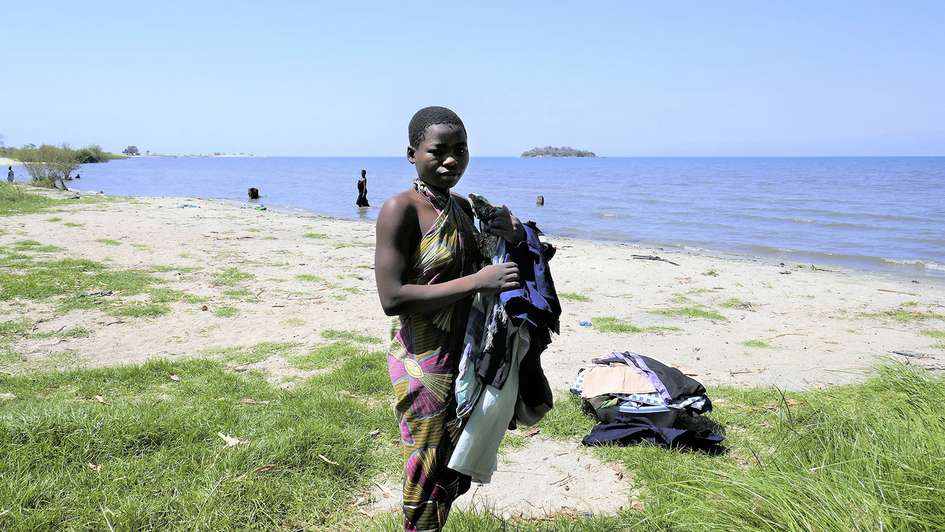 Kathrina in fron of Lake Malawi