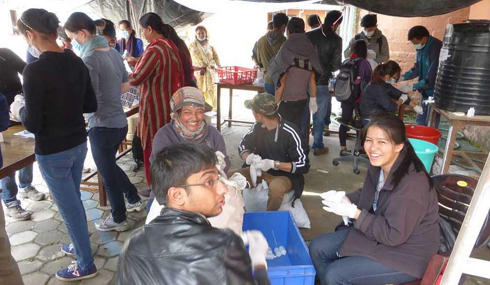 After Nepal Earthquake People Help Each Other
